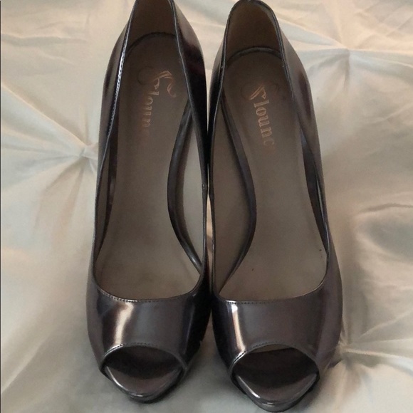 Shoe - Picture 1 of 3